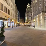 Fashion Street Premier Apartment